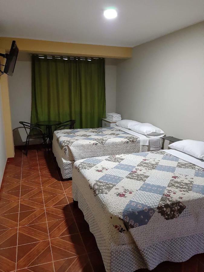 Hostal Caprichos 瓦乔 外观 照片